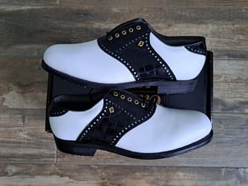 FootJoy style 50152: Smooth White/Black basket weave saddle, Shield tip